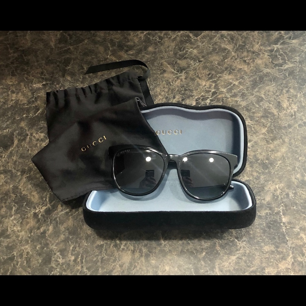 GUCCI SUNGLASSES